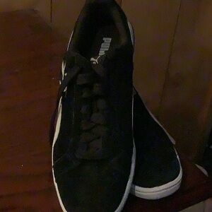 Women’s puma black and white suede sneakers size 9.5